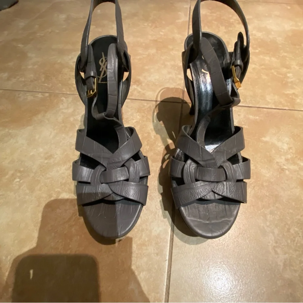 SOLD Saint Laurent Grey Alligator Embossed 75 Tribute Heels Size 38.5 EU - Picture 3 of 10